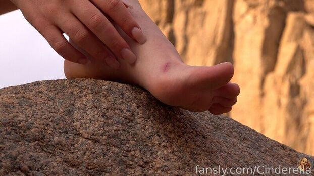 Full leaked Cinderella girl private onlyfans photo