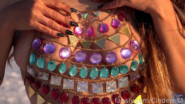 Full leaked Cinderella girl private onlyfans photo