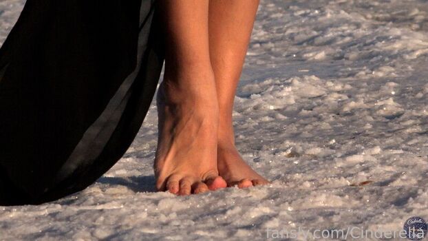 Full leaked Cinderella girl private onlyfans photo