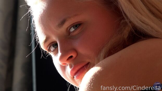 Full leaked Cinderella girl page private onlyfans photo