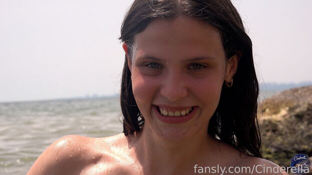 Full leaked Cinderella girl private onlyfans photo