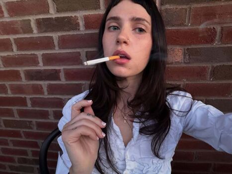 Full leaked Clairo private onlyfans photo