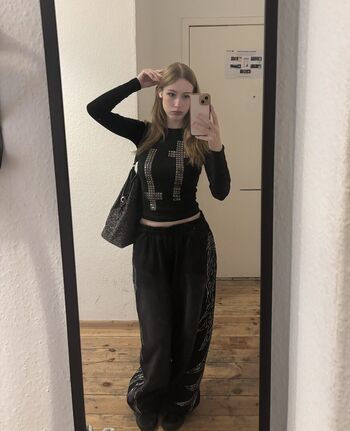 Full leaked Clararaee private onlyfans photo