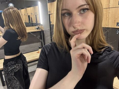 Full leaked Clararaee private onlyfans photo