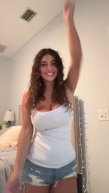 Full leaked Claravenus private onlyfans photo