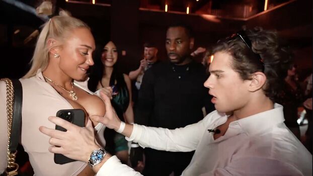 Clavicular Stream Girls