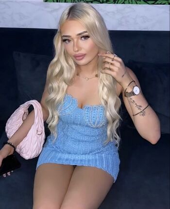 Full leaked Cocacherriw private onlyfans photo