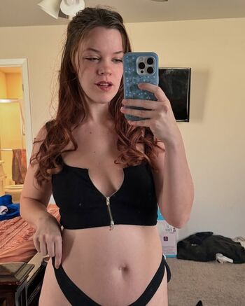 Full leaked Cosmicslxt private onlyfans photo