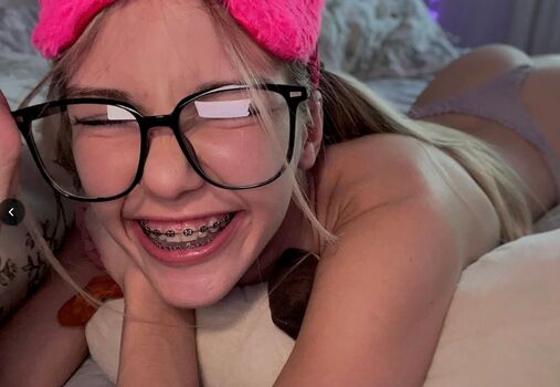 Full leaked Crazycutelina private onlyfans photo