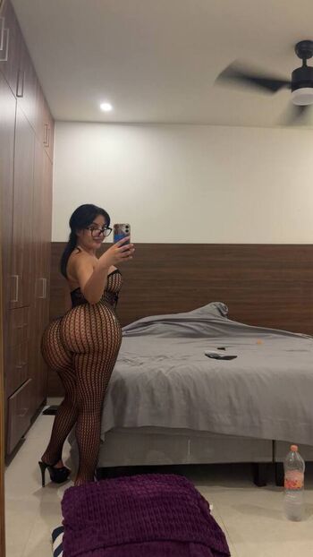 Full leaked Cremedelacremex private onlyfans photo