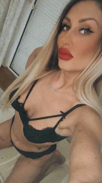 Full leaked Crnogorke page private onlyfans photo
