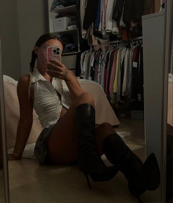 Full leaked Cry baby girl private onlyfans photo