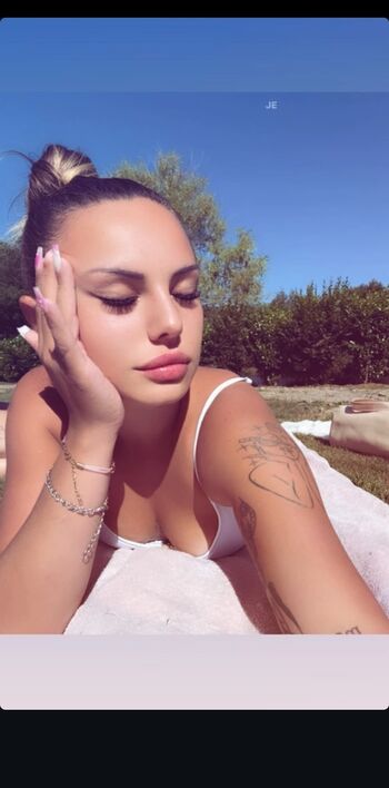 Full leaked Cry baby girl private onlyfans photo