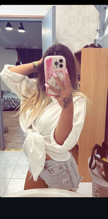 Full leaked Cry baby girl private onlyfans photo