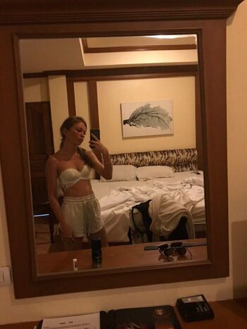 Full leaked Crystallandysh page private onlyfans photo