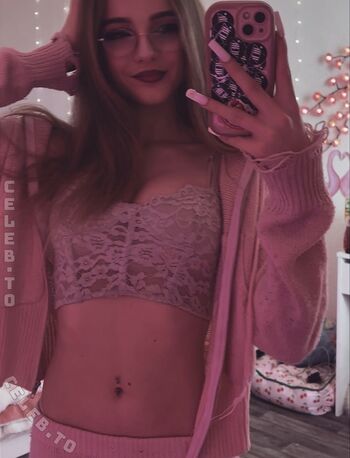 Full leaked Crystalmarykitty private onlyfans photo