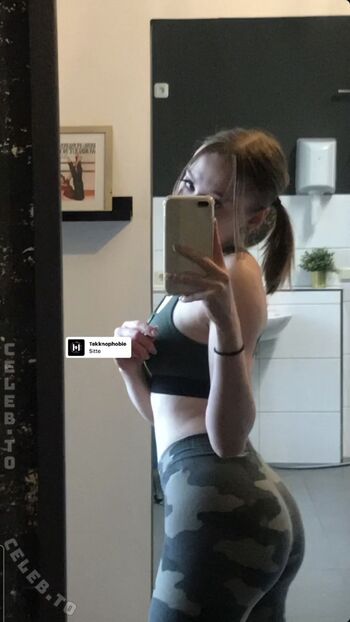 Full leaked Cryxsarah gbc page private onlyfans photo