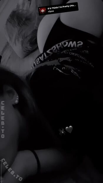 Full leaked Cryxsarah gbc page private onlyfans photo