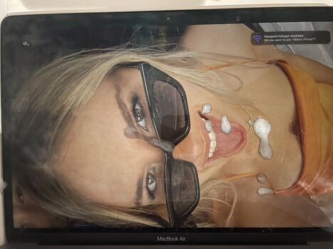 Cum Tribute