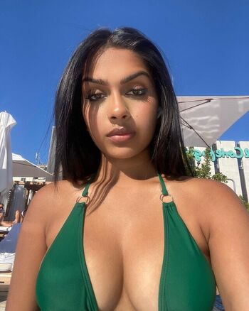 Full leaked Curtlykellz private onlyfans photo