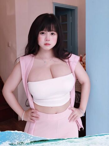 Full leaked Curvy goddesses private onlyfans photo