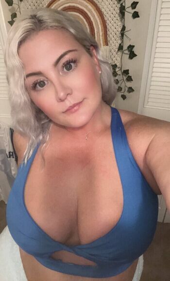 Full leaked Curvy goddesses private onlyfans photo