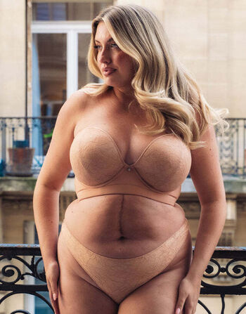 Full leaked Curvy kate private onlyfans photo