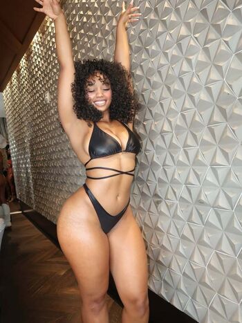 Curvymilftwinkletoes