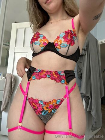 Full leaked Cutegeekie private onlyfans photo