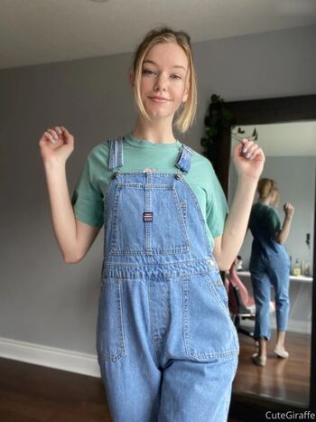 Full leaked Cutegiraffe private onlyfans photo