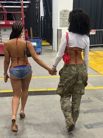 Full leaked Cxrilynne page private onlyfans photo