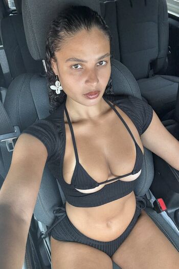 Full leaked Cxrilynne private onlyfans photo