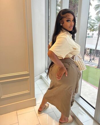 Full leaked Dabombbest mari page private onlyfans photo