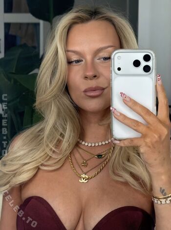 Full leaked Dagi bee private onlyfans photo