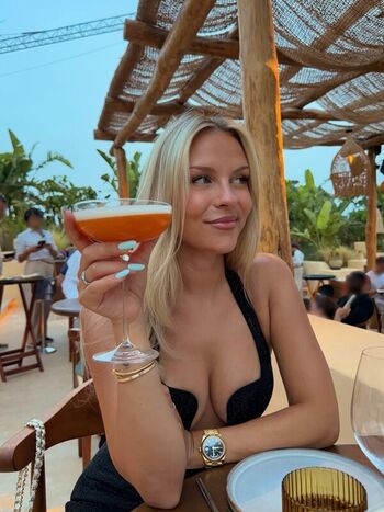 Full leaked Dagibee private onlyfans photo