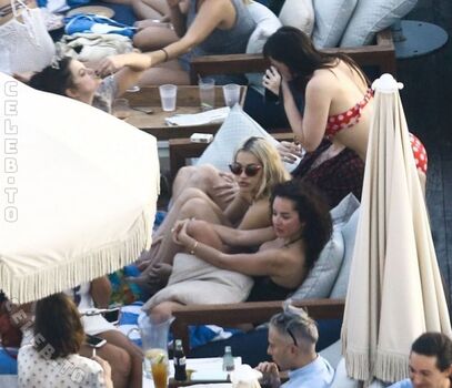 Daisy Lowe