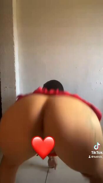 Dançando Funk Sem Calcinha