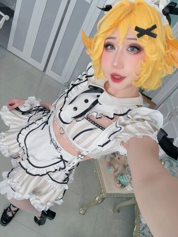 Full leaked Danisaurz private onlyfans photo