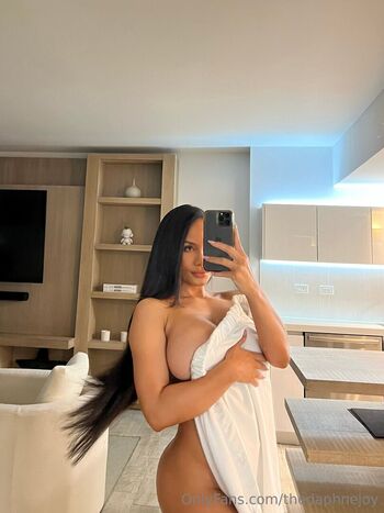 Full leaked Daphnejoy private onlyfans photo