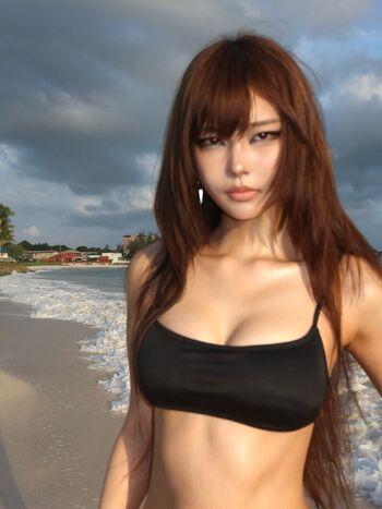 Daturakisses- Sacha Wang