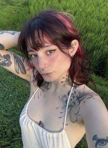 Full leaked Deadmiette page private onlyfans photo