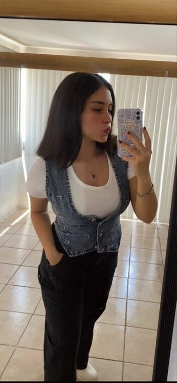 Full leaked Debainilla private onlyfans photo