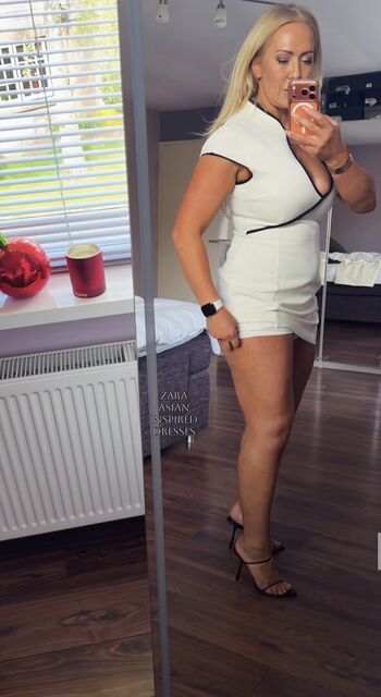 Full leaked Debbie zwiers private onlyfans photo
