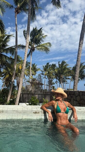 Full leaked Deborah secco page private onlyfans photo