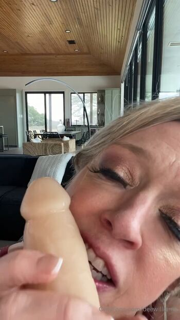 Full leaked Dee williams page private onlyfans photo