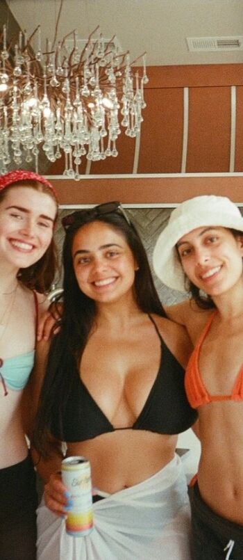Full leaked Deeenadeeena private onlyfans photo
