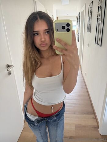Full leaked Deineeleyla page private onlyfans photo
