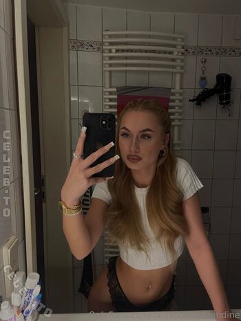 Full leaked Deinekleineblondine private onlyfans photo