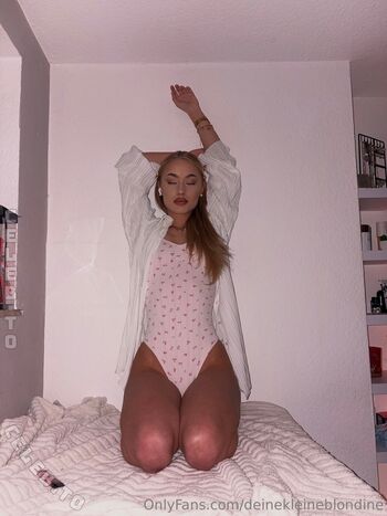 Full leaked Deinekleineblondine private onlyfans photo