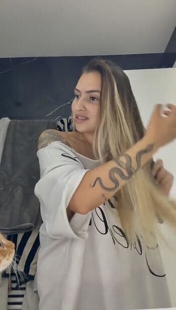 Full leaked Delianewman private onlyfans photo